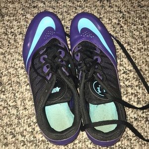 Track spikes/sprinting shoes